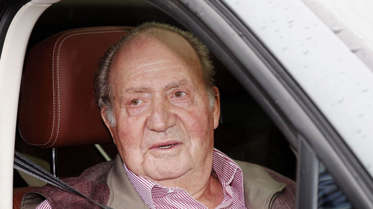 L'ex-rei Joan Carles I viatja amb un cotxe d'alta gamma. Europa Press