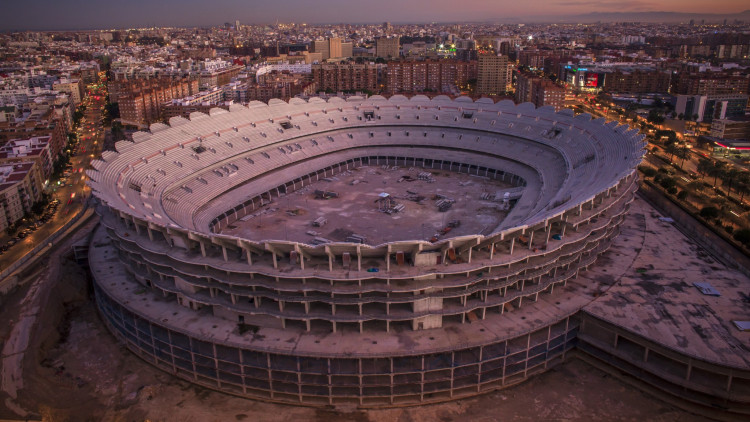 Una imatge del que havia de ser el Nou Mestalla, les obres del qual van quedar aturades el febrer de 2009.. Miguel Lorenzo