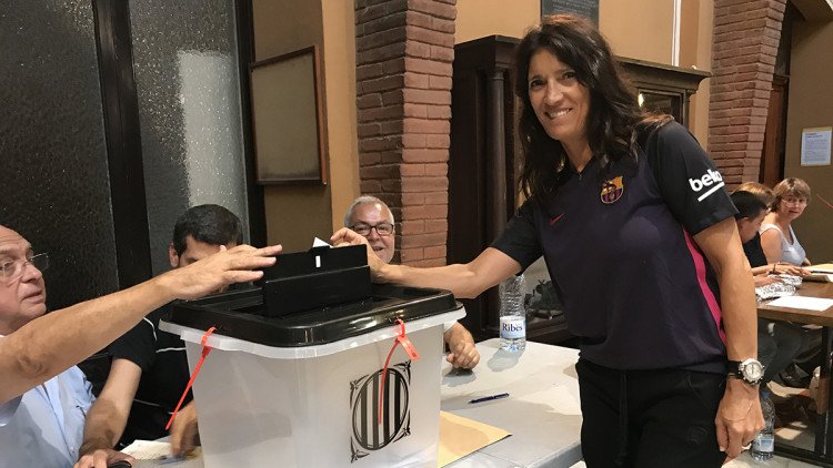 Pilar Calvo votant l'1 d'octubre