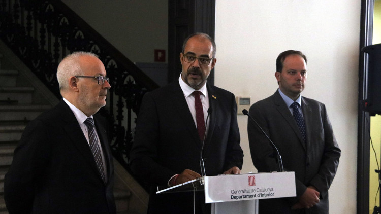 Brauli Duart, a l'esquerra, en un acte al costat de Miquel Buch quan era conseller d'Interior. Agència Catalana de Notícies