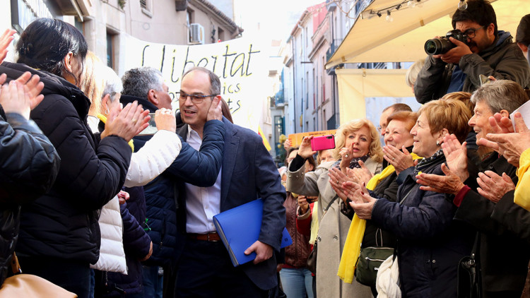 Jordi Turull, en la rebuda a la seua localitat, Parets del Vallès, durant un permís penitenciari. Agència Catalana de Notícies