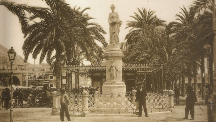 El Monument als màrtirs per la Llibertat d'Alacant va ser destruït per l'ajuntament franquista