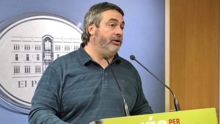 El diputat de Més per Mallorca Joan Mas, encarregat d'enregistrar la proposta. Europa Press