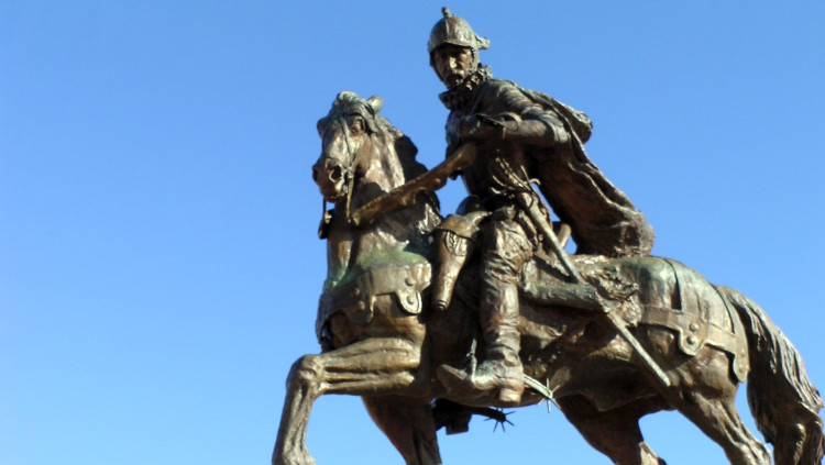 Estàtua dedicada a Juan de Oñate, a Nuevo México, on va haver de ser retirada per pressions del moviment anticolonial