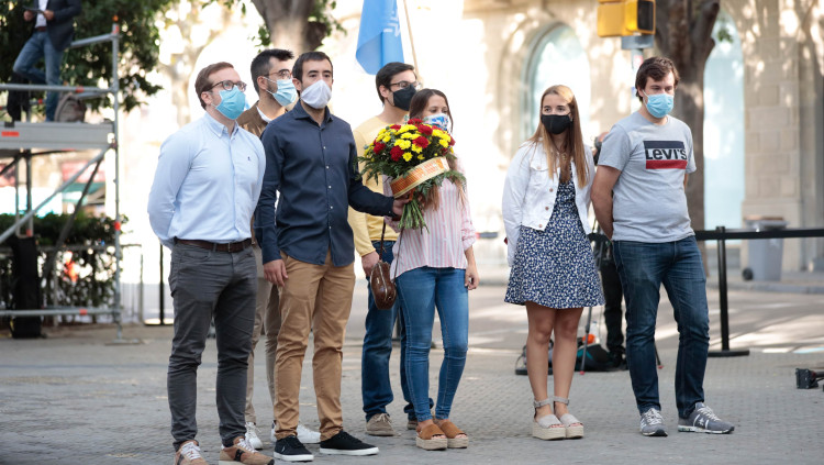 La JNC present a l'ofrena floral a Rafael Casanova en la Diada d'enguany. Agència Catalana de Notícies