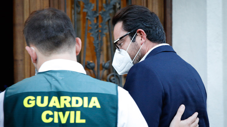 Imatge de la detenció de David Madí per part de la Guàrdia Civil. Europa Press