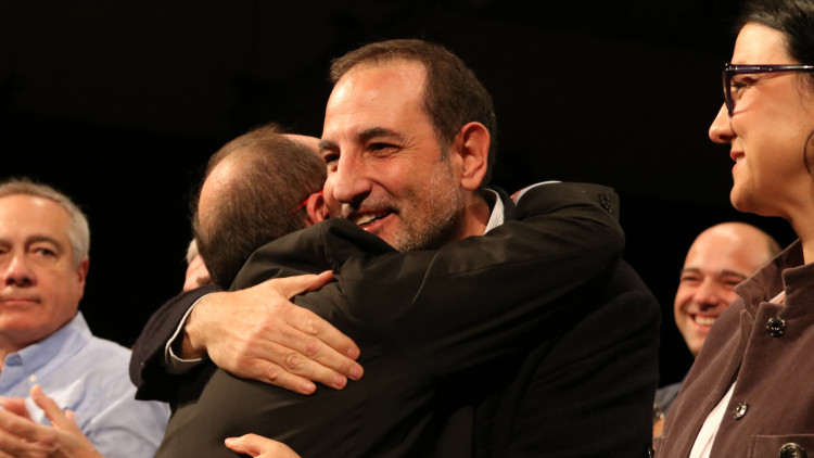 Abraçada entre Iceta i Espadaler després de les eleccions del 21-D. ACN