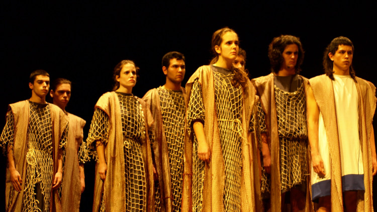 El Grup Balbo representa Antígona. Wikipedia