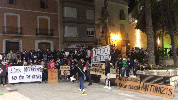 Manifestació antifeixista a Pego (Marina Alta). Twitter @a_p_e_p / Assemblea Popular d\'Elda i Petrer