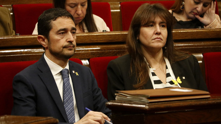 Damià Calvet i Laura Borràs al Parlament de Catalunya. Agència Catalana de Notícies