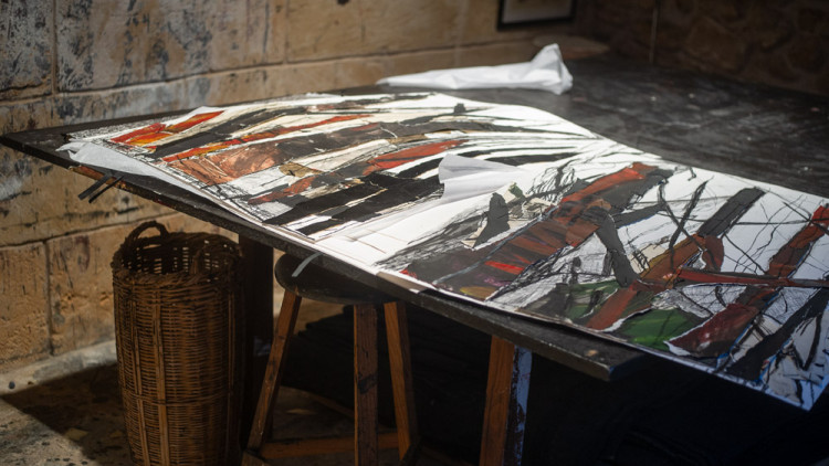 Taula de taller de l'artista Teresa Matas. © Jean Marie del Moral