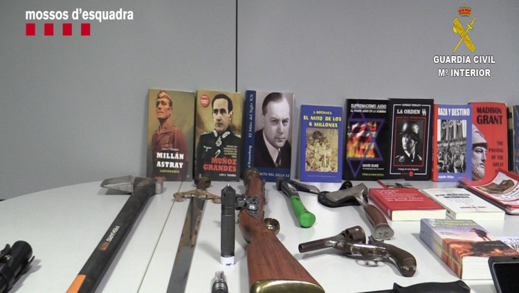 Part del material decomisat pels Mossos d'Esquadra i la Guàrdia Civil en l'operació anterior. Mossos d\'Esquadra