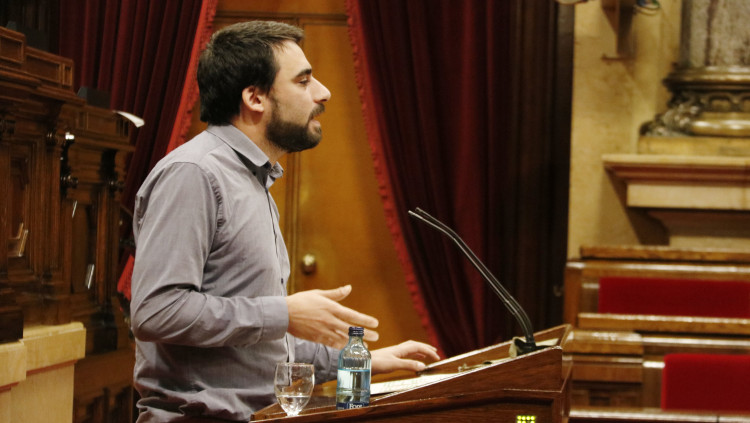 Pla mitjà del diputat de CatECP Lucas Ferro. Agència Catalana de Notícies