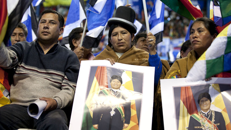 Moviments socials i indígenes bolivians donen suport al president Evo Morales