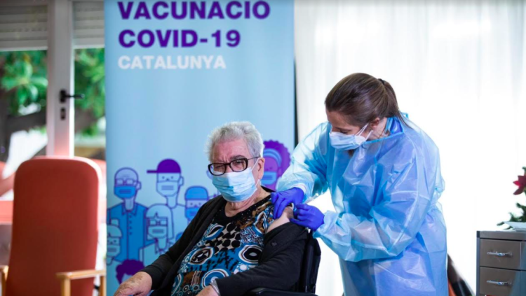 Campanya de vacunació de la covid-19 a Catalunya.. Europa Press