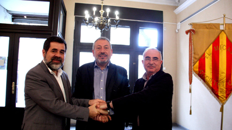 Toni Infante, al mig, amb Jordi Sànchez quan presidia l'ANC i amb Cristòfol Soler quan presidia l'ASM (2017). Agència Catalana de Notícies
