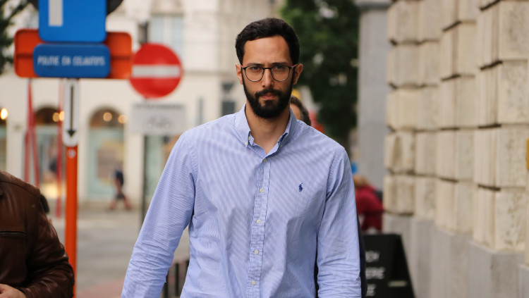 El raper mallorquí Josep Miquel Arenes, àlies Valtònyc, arriba al Tribunal d'Apel·lació de Gant per la petició d'extradició d'Espanya, Bèlgica el 9 de juny del 2020. Agència Catalana de Notícies