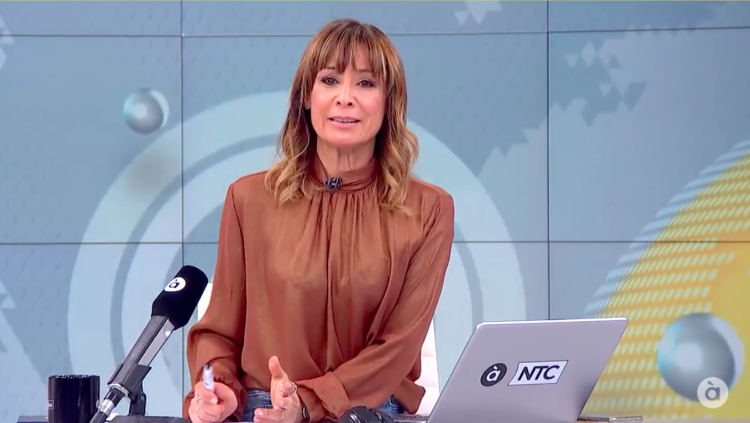 La periodista Clara Castelló, una de les presentadores estrela d'À Punt Media.. EL TEMPS
