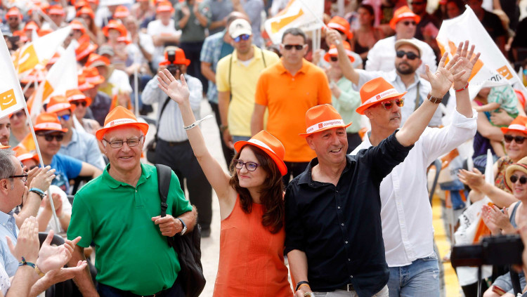 L'alcalde de València, Joan Ribó; la vicepresidenta del Consell, Mónica Oltra ;el diputat al Congrés, Joan Baldoví; i el secretari autonòmic de Medi Ambient, Julià Àlvaro en la festa de Compromís dels dos anys de govern de canvi| EFE
