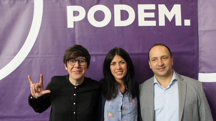 D'esquerra a dreta, Pilar Lima, Naiara Davó i Rubén Martínez Dalmau, que fins ara representaven les tres potes de Podem al País Valencià.