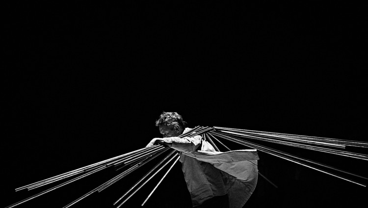 “5.100 m/s” és la nova creació de Joan Català, presentada al Mercat de les Flors el mes de gener de 2021 en el marc del cicle #CircAraMateix. Tristán Pérez-Martín