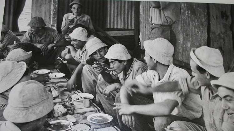 Una imatge de l’hora del menjar en un kibbutz israelià en la dècada del 1960